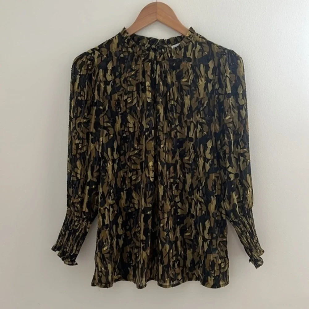 Maison D'Amelie Green Black Floral Long Sleeve Flowy Top Medium Ruffle